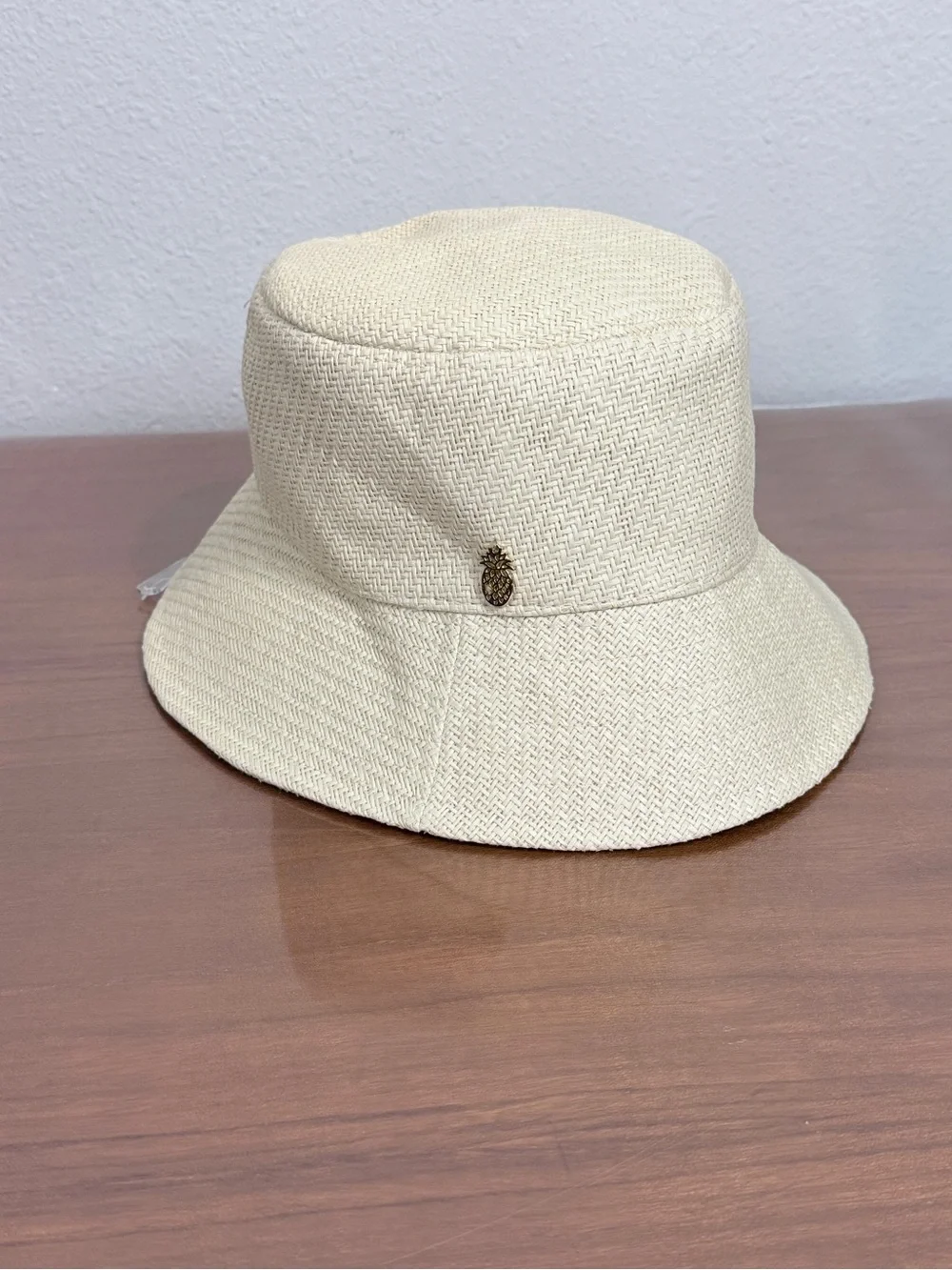 Vince Camuto Cream Straw Bucket Hat with Pineapple Accent OS NWT *Inside Spot